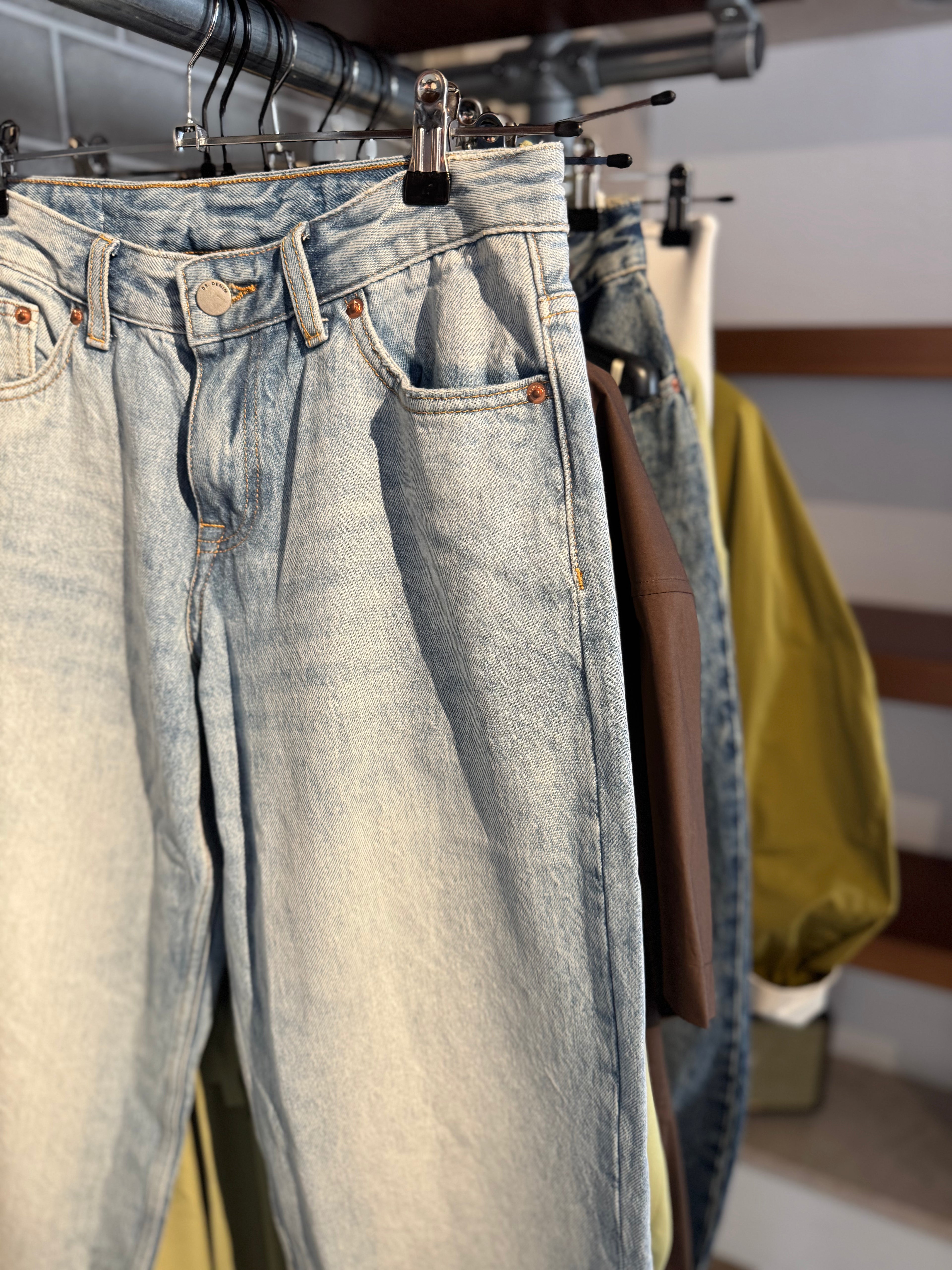 JEANS E PANTALONI;ABBIGLIAMENTO