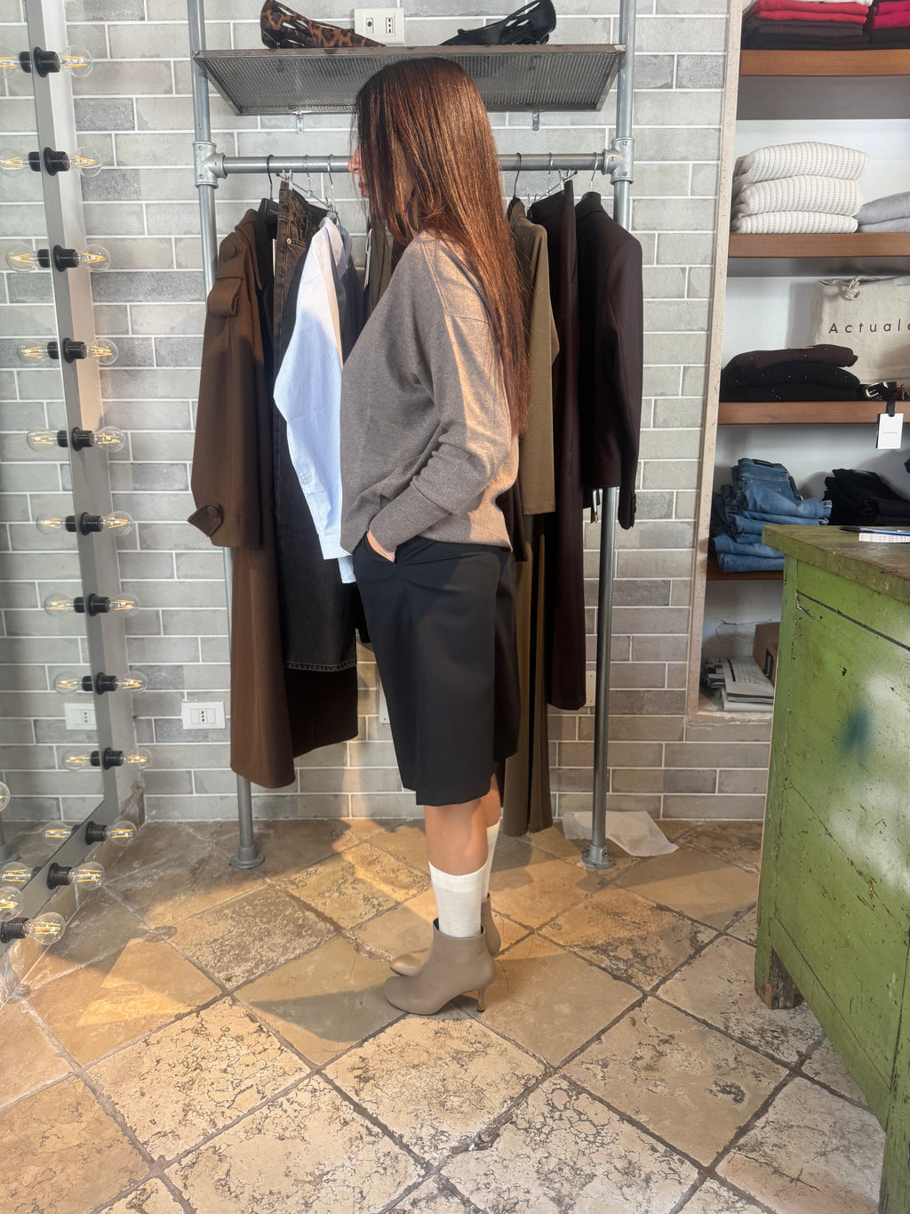 MAGLIONE SCOLLO A V