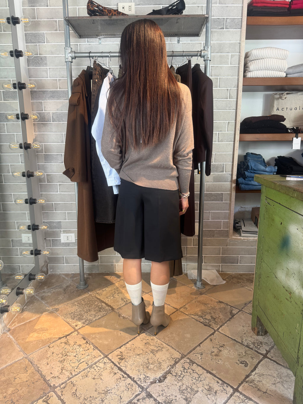 MAGLIONE SCOLLO A V