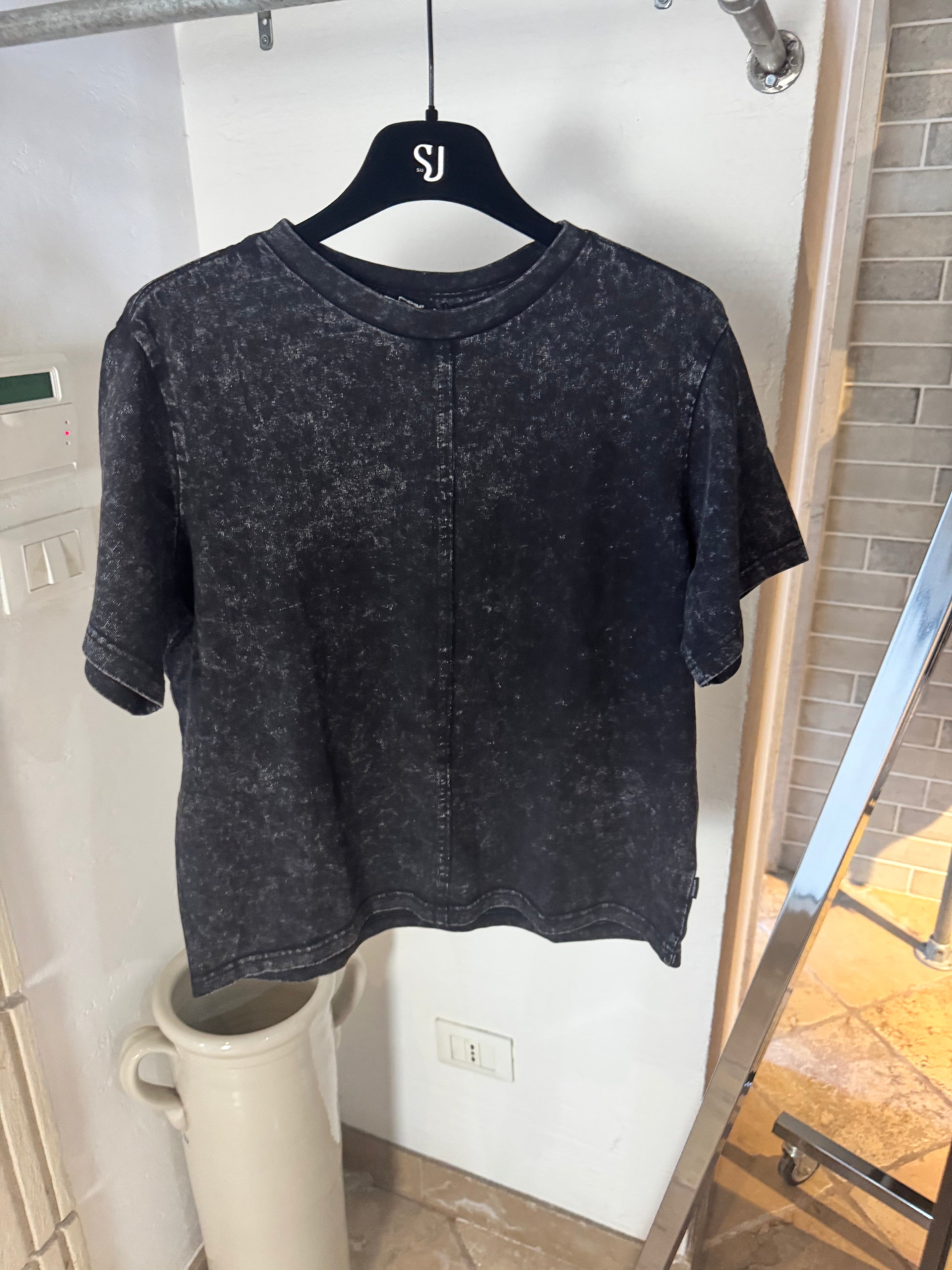 T SHIRT